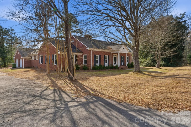201 Hillcrest Dr, Winnsboro, SC 29180