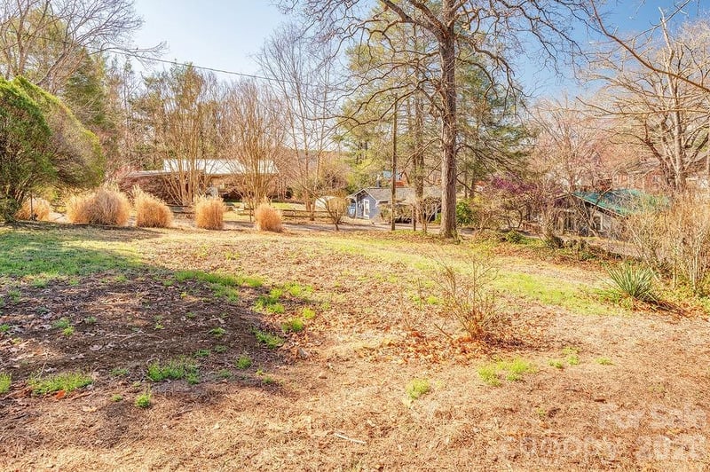 99999 Gilbert St, Asheville, NC 28804