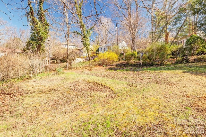 99999 Gilbert St, Asheville, NC 28804