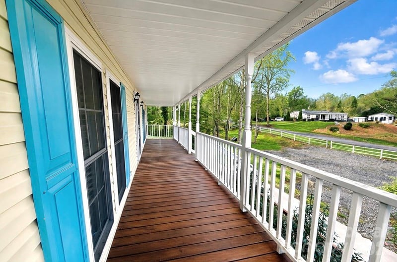 805 Edgewater Dr, Belmont, NC 28012