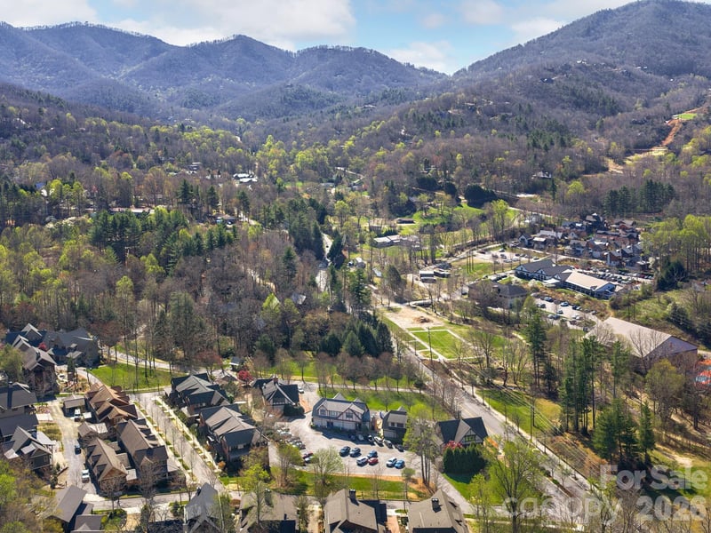 2 Market St, Black Mountain, NC 28711