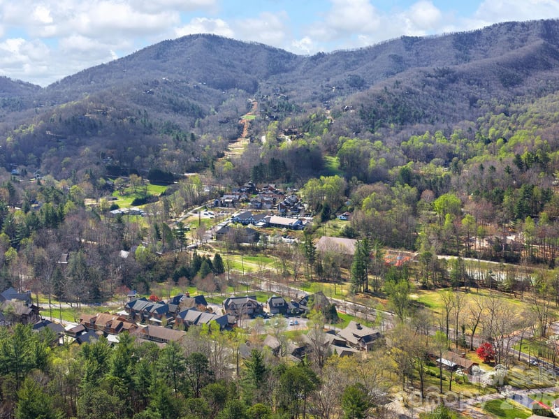 2 Market St, Black Mountain, NC 28711