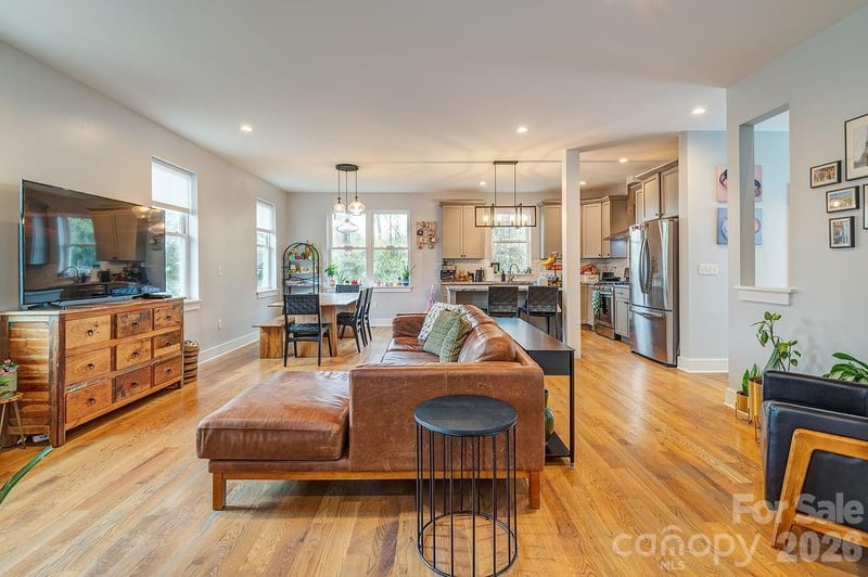 127 Alma Ln, Asheville, NC 28806