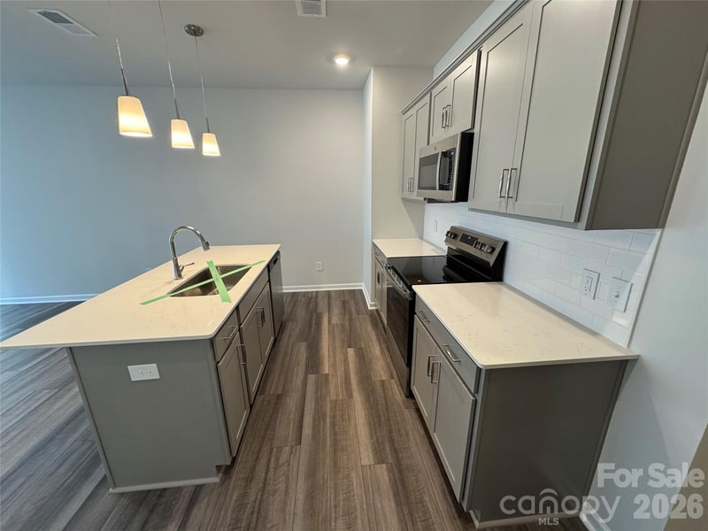 4614 Lakeview Rd, Charlotte, NC 28216