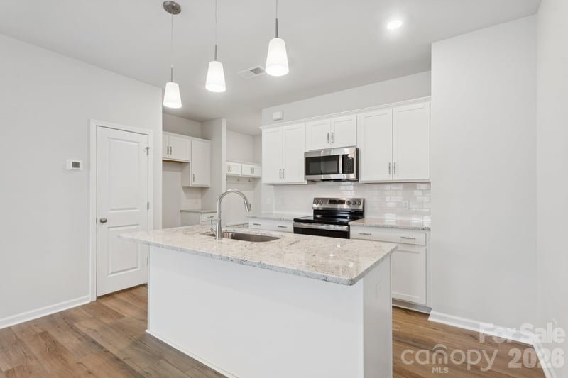 4628 Lakeview Rd, Charlotte, NC 28216