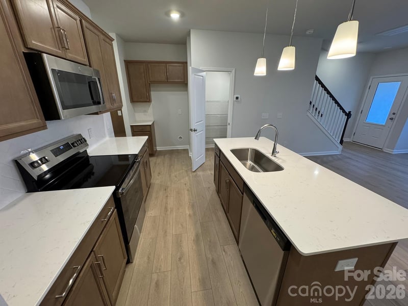 4632 Lakeview Rd, Charlotte, NC 28216