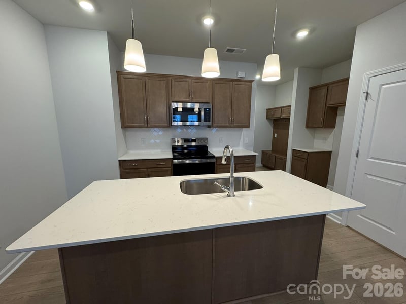 4632 Lakeview Rd, Charlotte, NC 28216