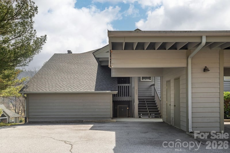 111 Bluffview Ln, Flat Rock, NC 28731