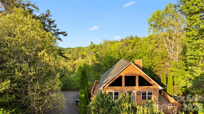 273 Rhododendron Rd, Almond, NC 28702
