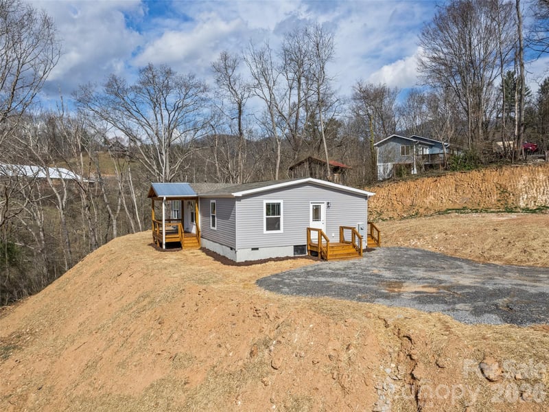 101 Geiranger Dr, Clyde, NC 28721