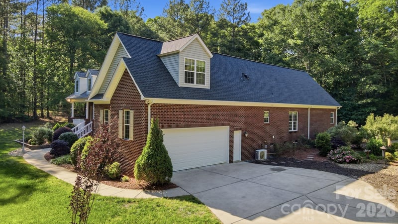 2043 Standing Timber Rd, Lancaster, SC 29720
