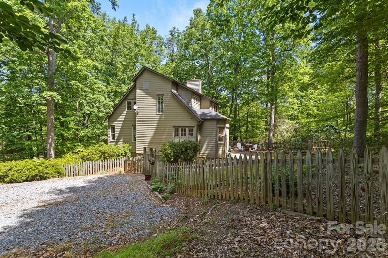 2825 Hunting Country Rd, Tryon, NC 28782