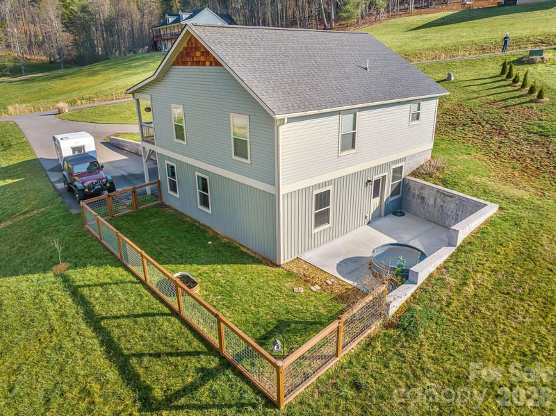 38 Sunrise Dr, Mars Hill, NC 28754