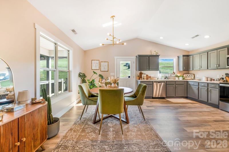 38 Sunrise Dr, Mars Hill, NC 28754