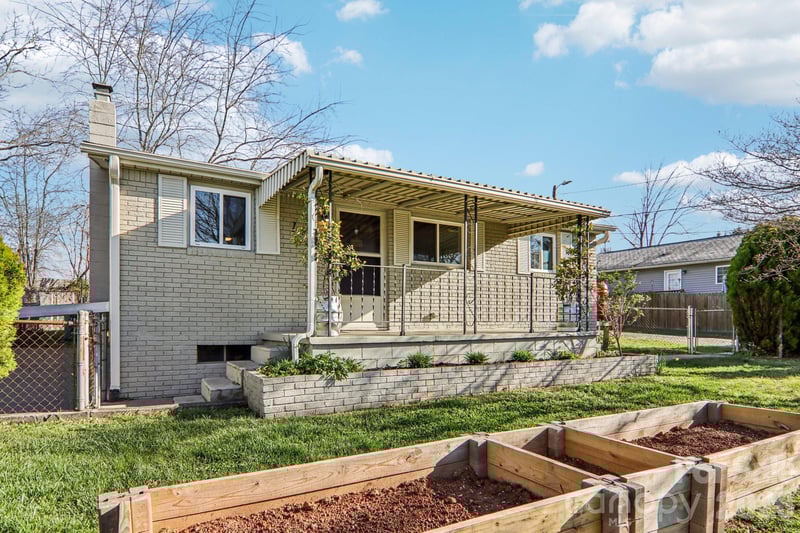 11 Huffman Rd, Asheville, NC 28806