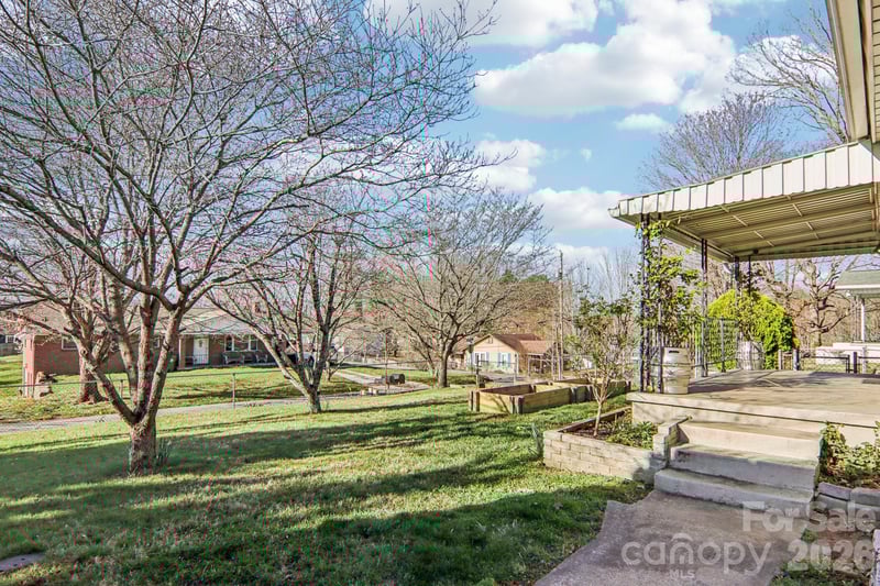 11 Huffman Rd, Asheville, NC 28806