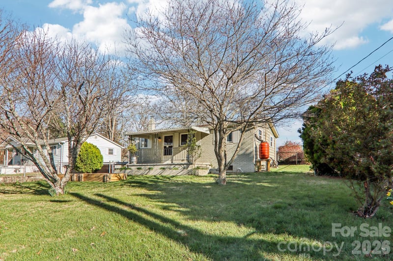 11 Huffman Rd, Asheville, NC 28806