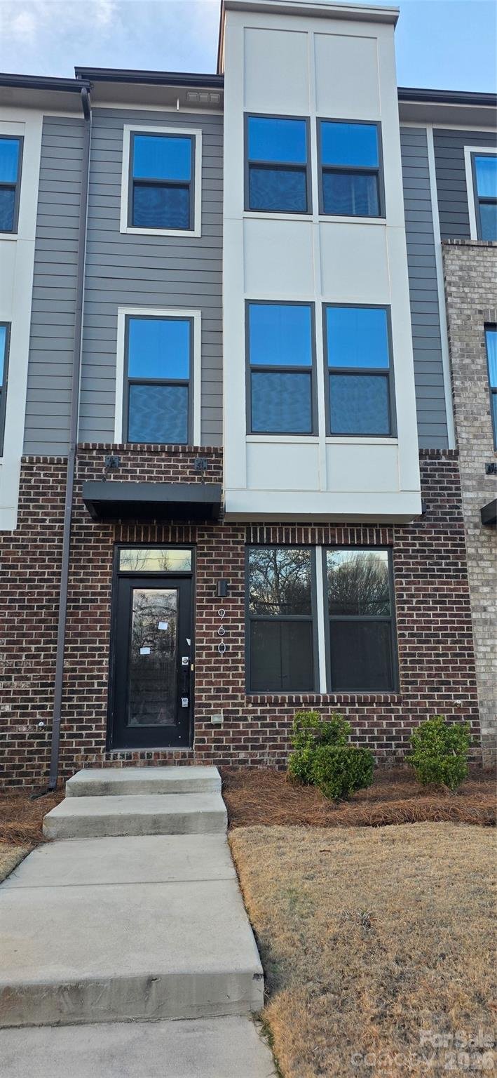 960 Broad River Ln, Charlotte, NC 28211