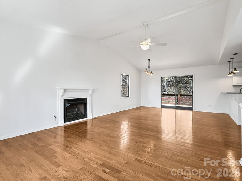 15 Forest Run Dr, Asheville, NC 28803