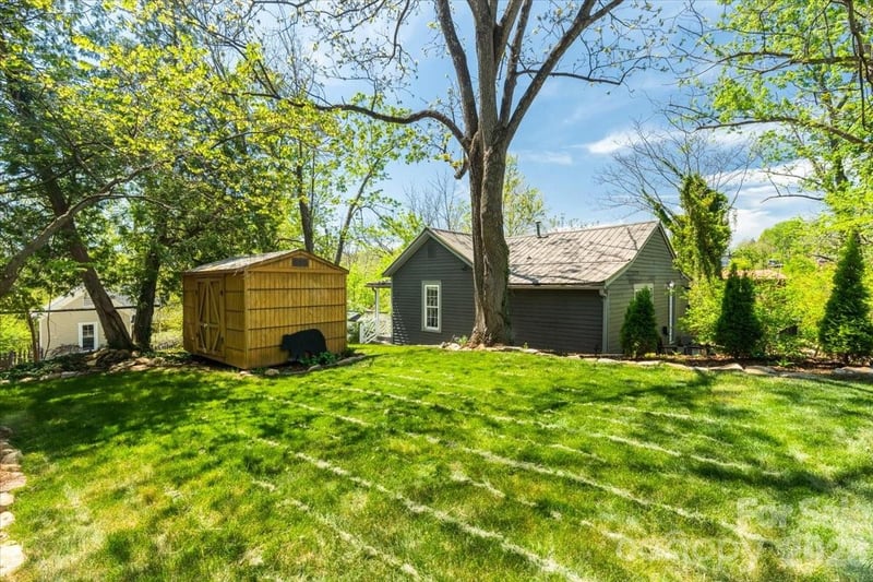 14 Woodrow Ave, Asheville, NC 28801