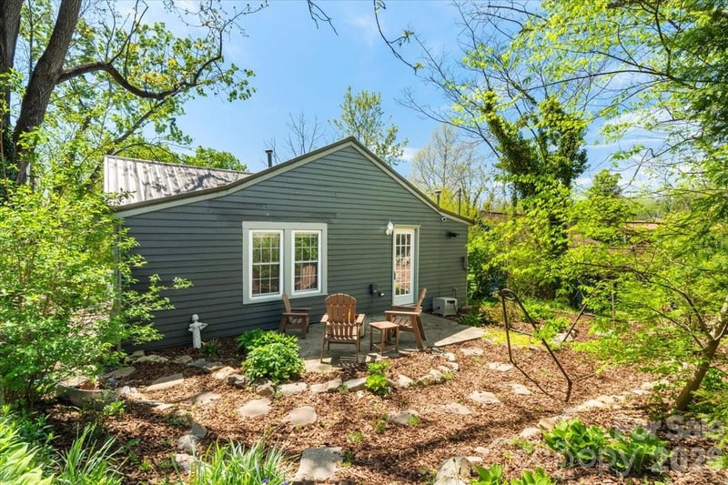 14 Woodrow Ave, Asheville, NC 28801