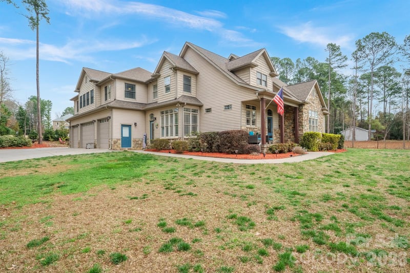 140 Pine Bluff Dr, Mooresville, NC 28117