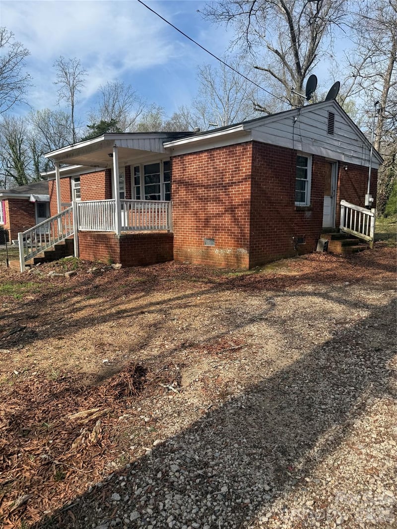 205 Jewel St, Chester, SC 29706