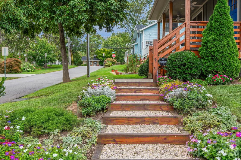 14 Davenport Rd, Asheville, NC 28806