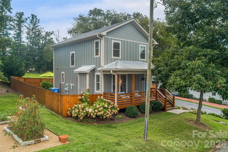 14 Davenport Rd, Asheville, NC 28806