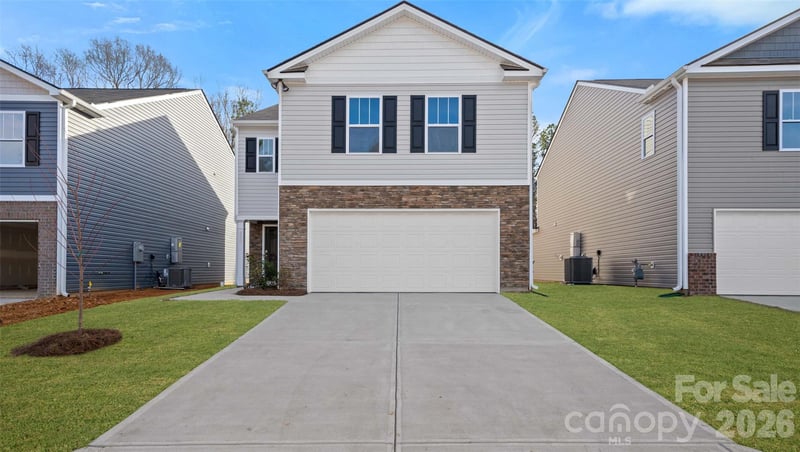 104 Providence Walk Dr, Hendersonville, NC 28792
