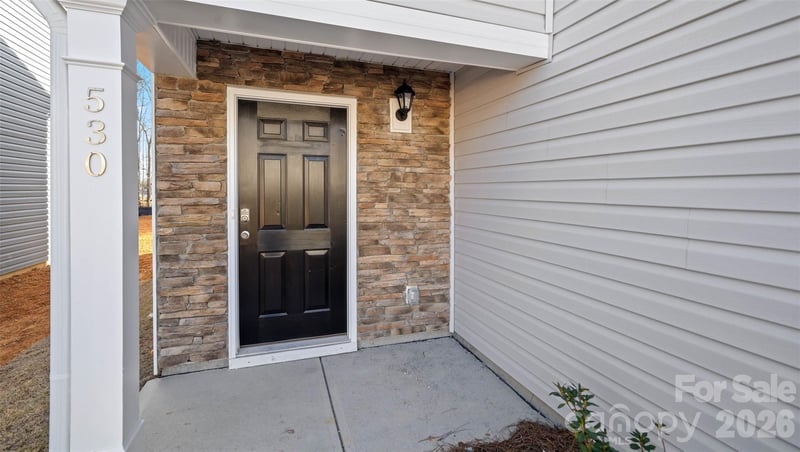 104 Providence Walk Dr, Hendersonville, NC 28792