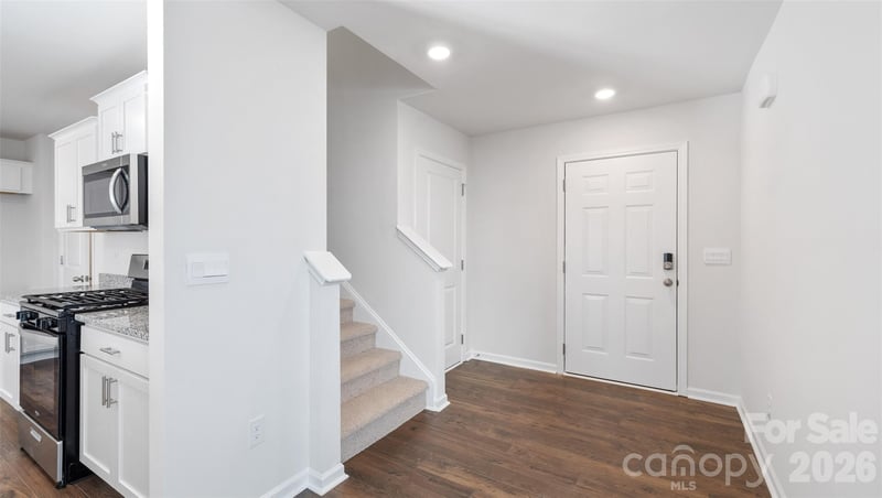 104 Providence Walk Dr, Hendersonville, NC 28792