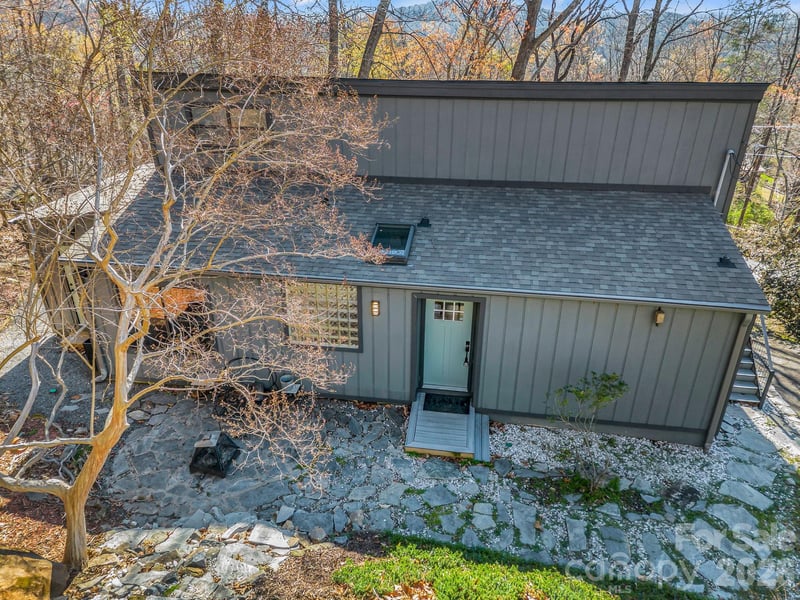 456 Youngs Mountain Dr, Lake Lure, NC 28746