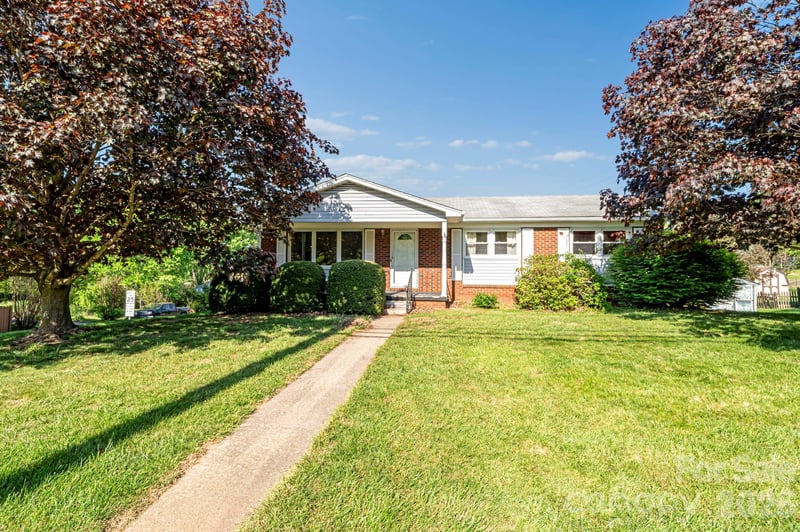 167 Mount Carmel Rd, Asheville, NC 28806