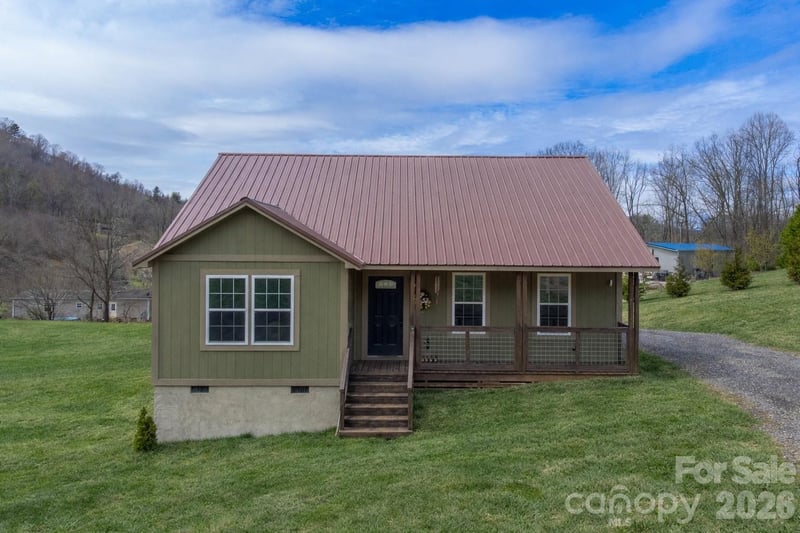 3240 Old Henson Cove Rd, Canton, NC 28716