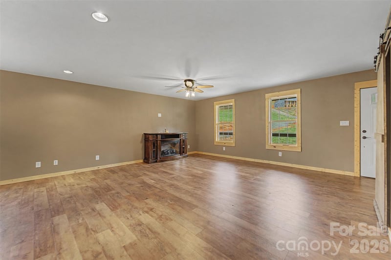 3240 Old Henson Cove Rd, Canton, NC 28716