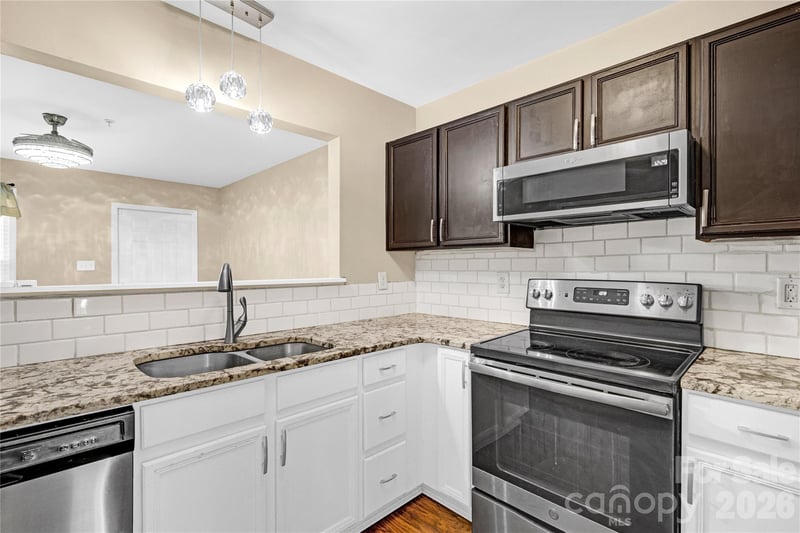 118 Steam Engine Dr #103, Mooresville, NC 28115