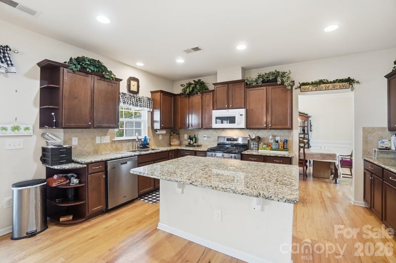 9202 Perseverance Dr, Harrisburg, NC 28075