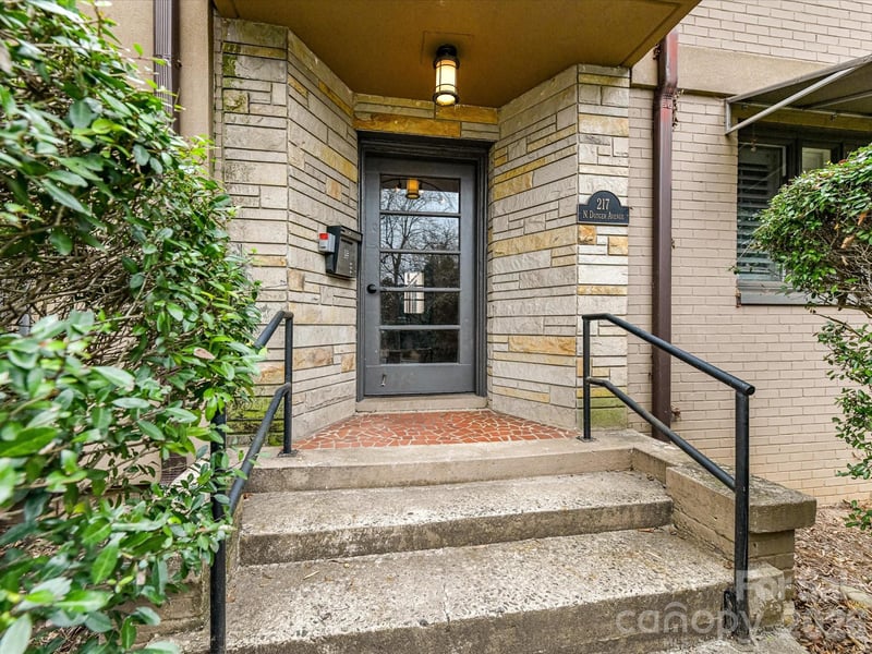 217 Dotger Ave #D10, Charlotte, NC 28207
