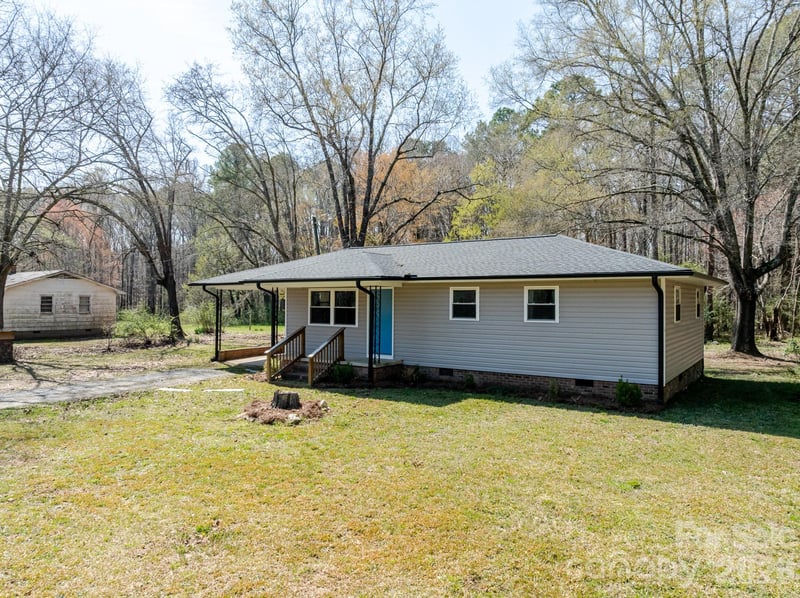 5028 Nc 109 Hw, Mount Gilead, NC 27306