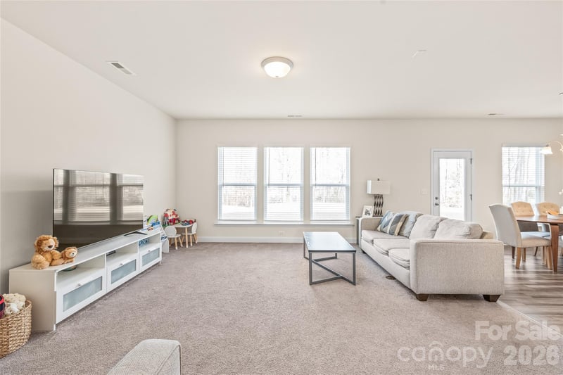 1043 Kalli Dr, Matthews, NC 28104
