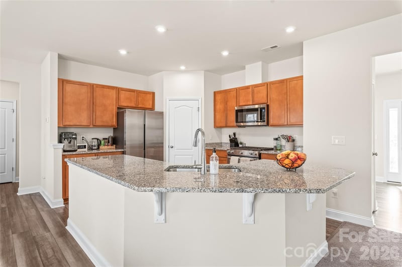 1043 Kalli Dr, Matthews, NC 28104