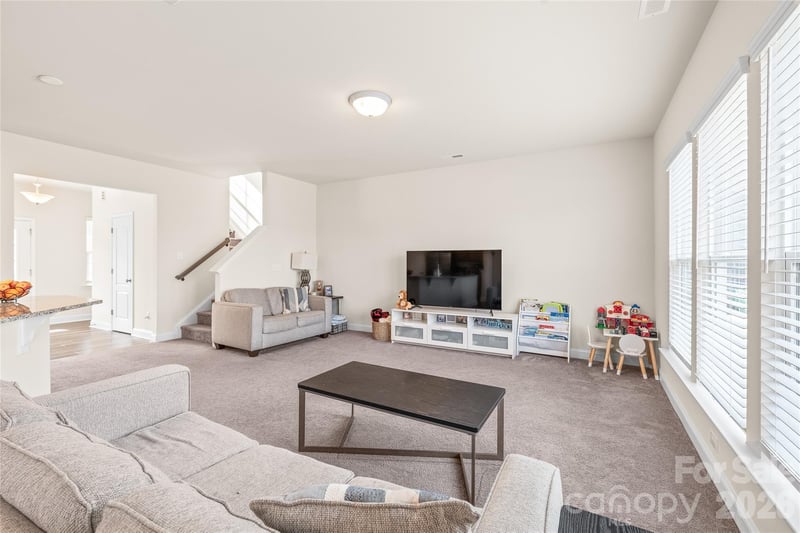 1043 Kalli Dr, Matthews, NC 28104