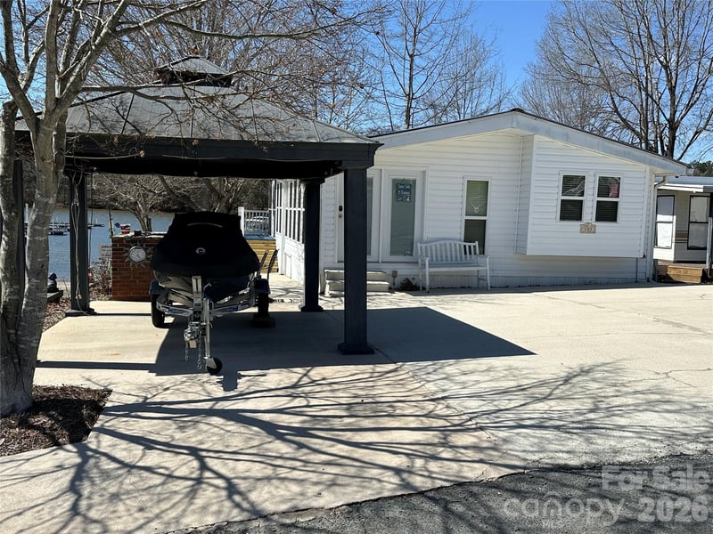 101 Dogwood Cir, New London, NC 28127