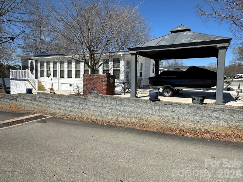 101 Dogwood Cir, New London, NC 28127