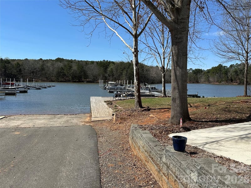 101 Dogwood Cir, New London, NC 28127