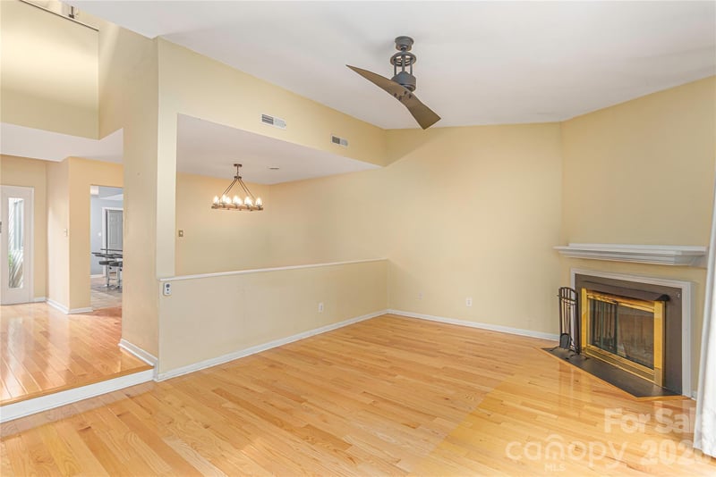 111 Clubwood Ct, Asheville, NC 28803