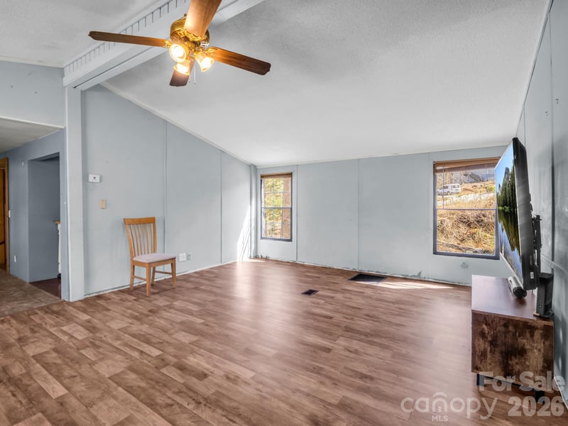 122 Hotel Hill Dr, Landrum, SC 29356