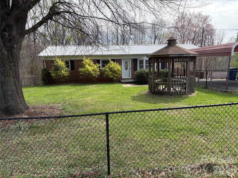 2137 23rd Street Dr, Hickory, NC 28602
