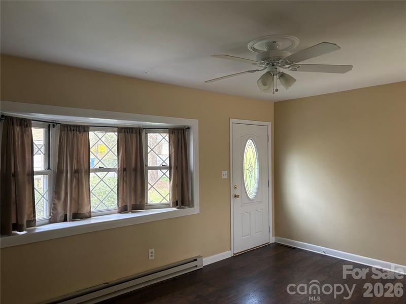 2137 23rd Street Dr, Hickory, NC 28602
